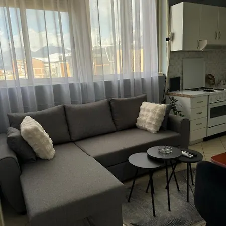 招待所 Supreme Center